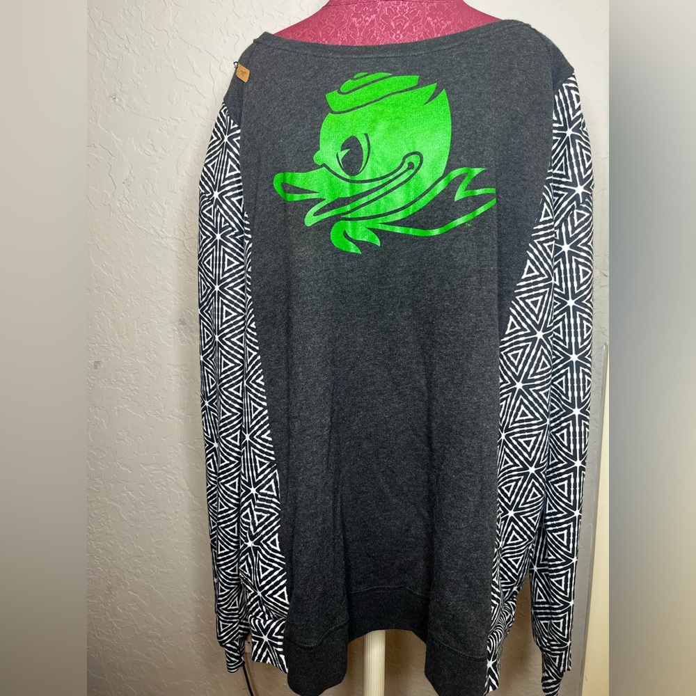 Upcycled Oregon Geometric sleeve sweatshirt